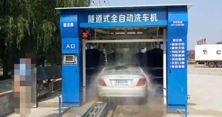 加油站的自动洗车机伤车漆吗